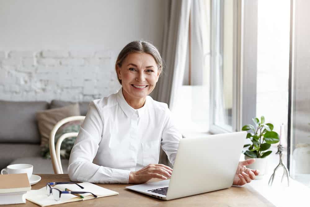 woman on laptop